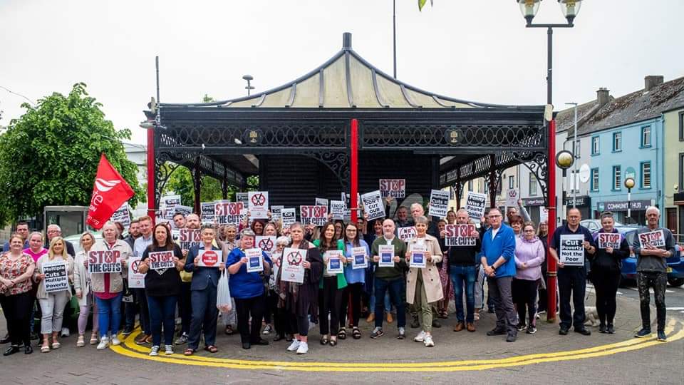 StopTheCuts10's tweet photo. Great crowd in Strabane today for our Community Day of Action 🙌

Stand together against the devastating cuts impacting our communities!

Follow the campaign!

#StopTheCuts https://t.co/dgXKzWgm6d