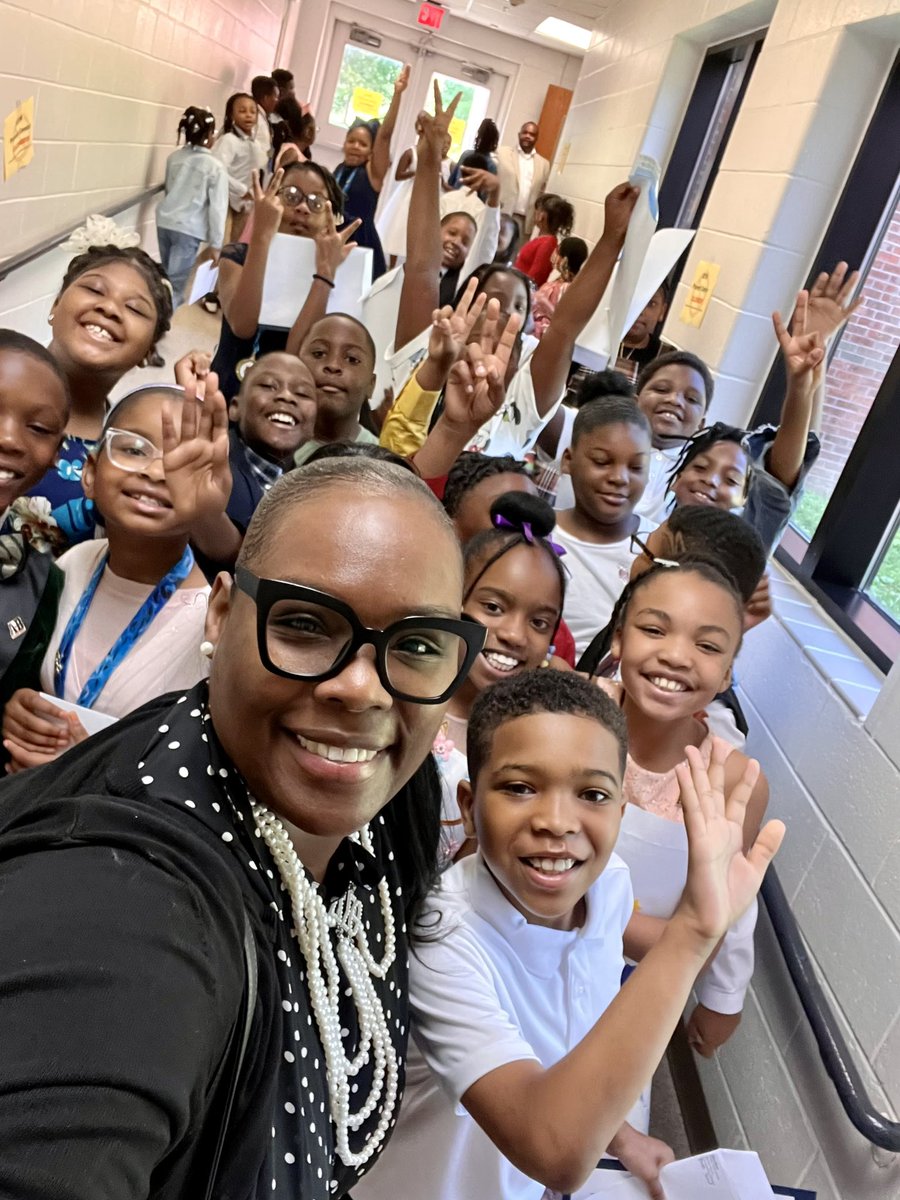 Ms. McCrary tweet media