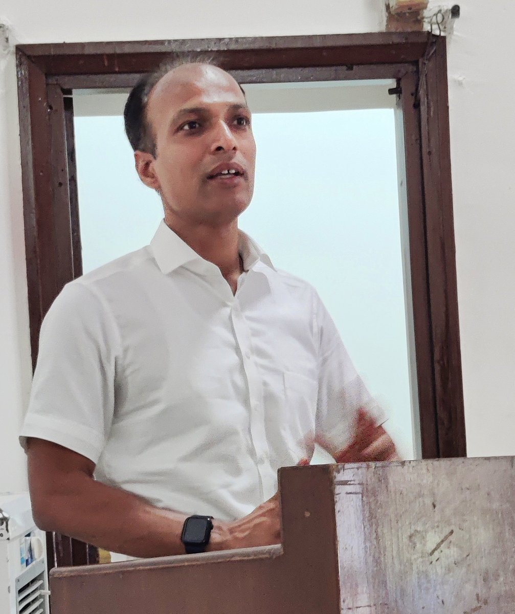 DrKrishnaji's tweet photo. आकाशवाणी भोपाल में "समय और तनाव प्रबंधन" विषय पर कार्यशाला में व्याख्यान देते हुए श्री तरुण पिथौड़े (IAS).
@TarunPithode 
@radiokps 
@AIRVBBhopal 
@AkashvaniBhopal
@airnews_bhopal https://t.co/CGQVGD5RuO