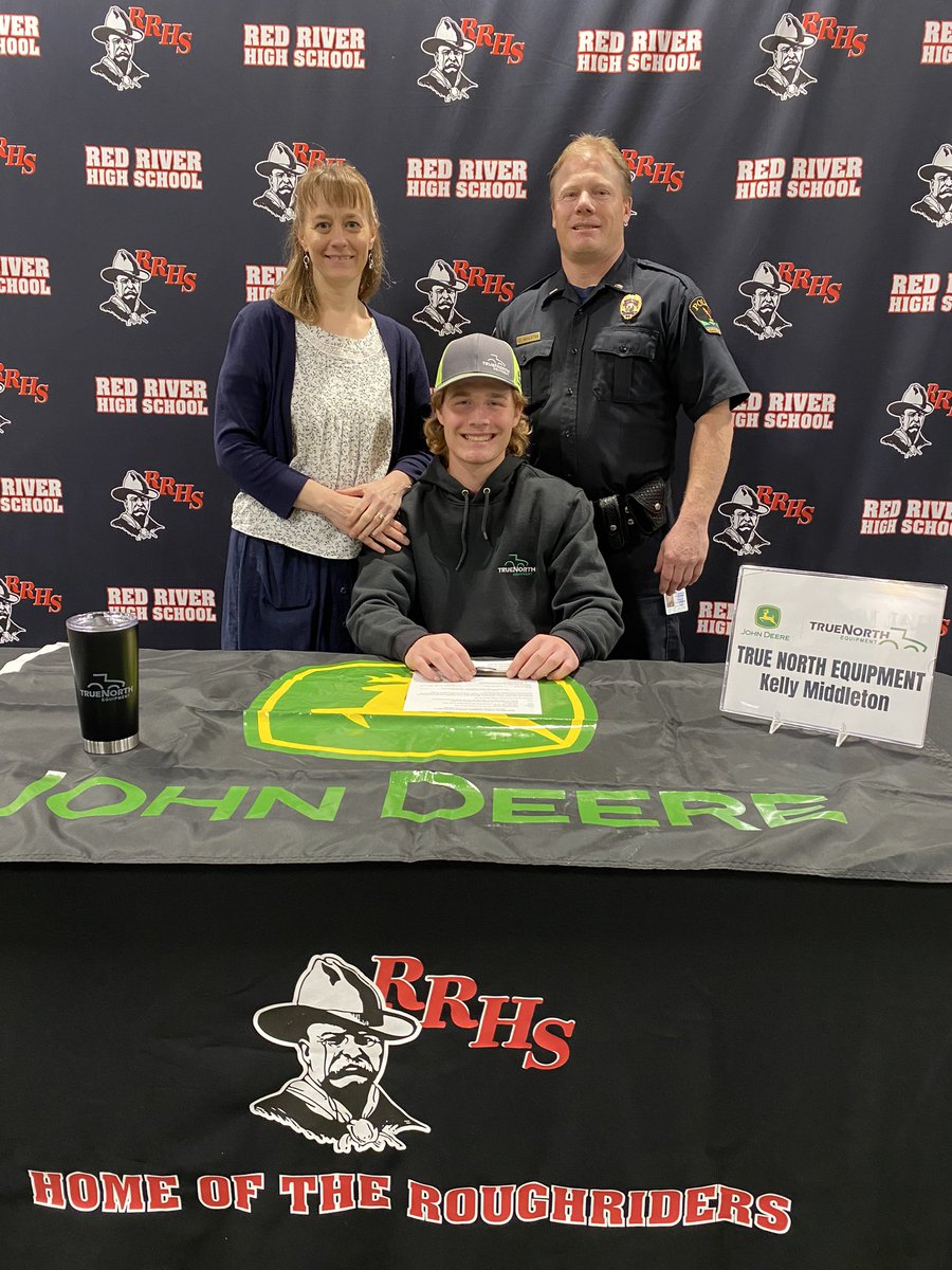 RRHSactivities's tweet image. Congratulations to Kelly Middleton on signing his commitment to TrueNorth Equipment! @TrueNorthEquip #WorkforceReady