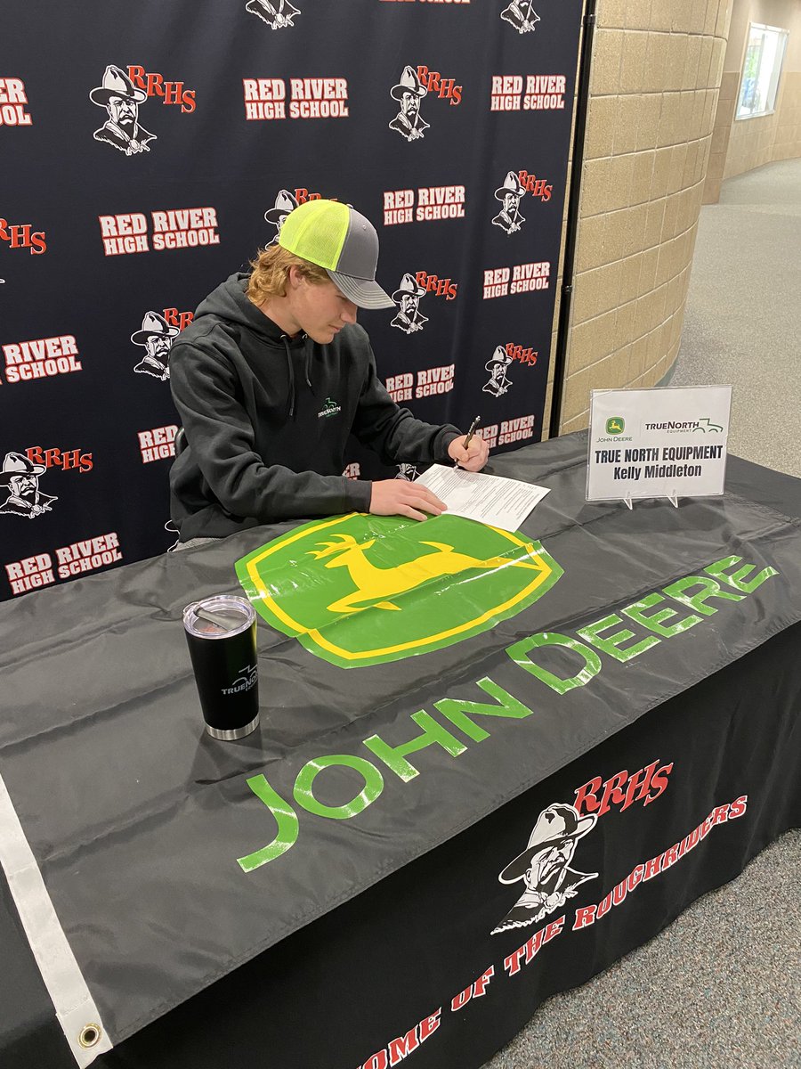 RRHSactivities's tweet image. Congratulations to Kelly Middleton on signing his commitment to TrueNorth Equipment! @TrueNorthEquip #WorkforceReady
