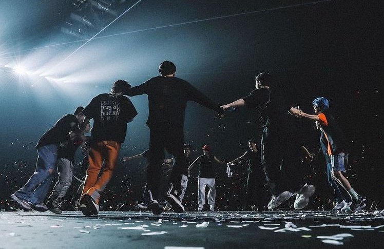 cheolonly_'s tweet photo. i'm so grateful that you entered my life and brought me happiness that i didn't even realize i needed. i found you all when i was looking for happiness. i'm so content with you all that i've already developed a strong emotional bond. i love you my 13 @pledis_17 ! https://t.co/k7WOgoVStV