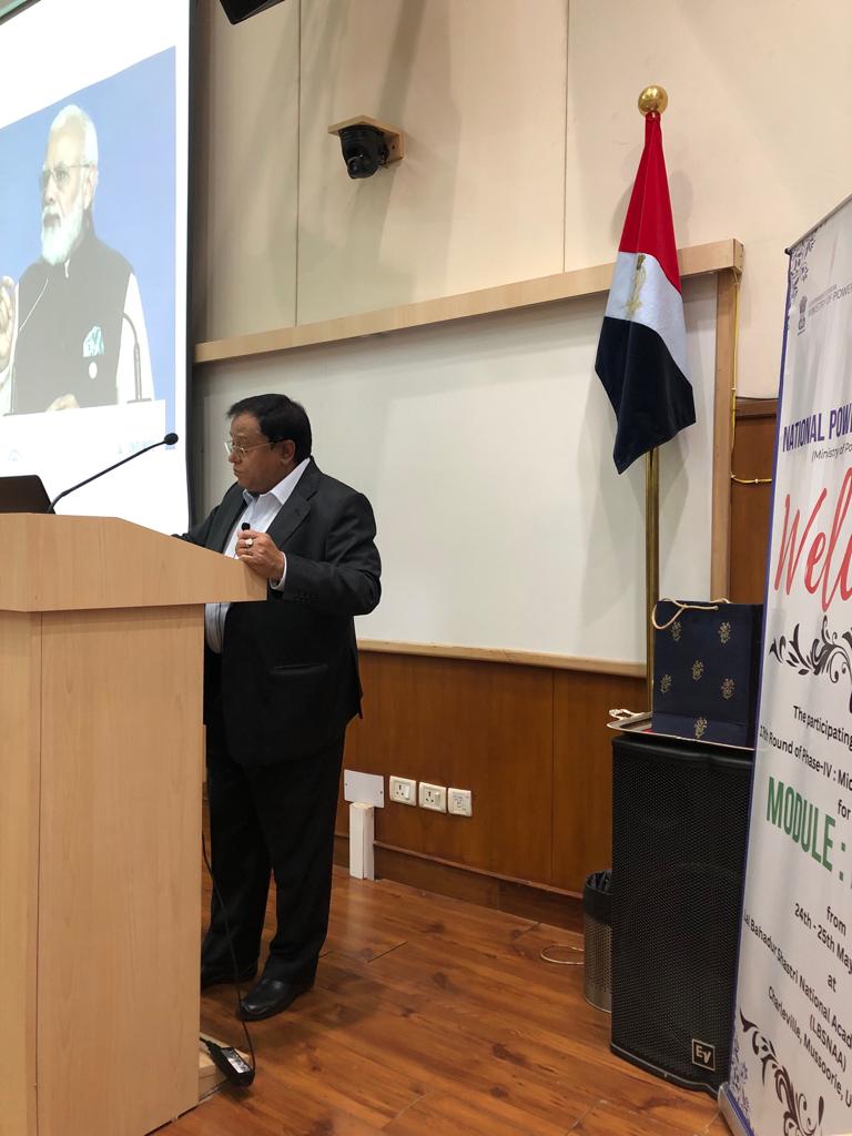 Today at LBSNAA #DrSaraswat interacted with the nation's administrative torchbearers &amp; discussed alarming issues of climate change, sustainability, energy security &amp; clean energy pathways, galvanizing them towards strategies leading to #NetZeroCarbon by 2070