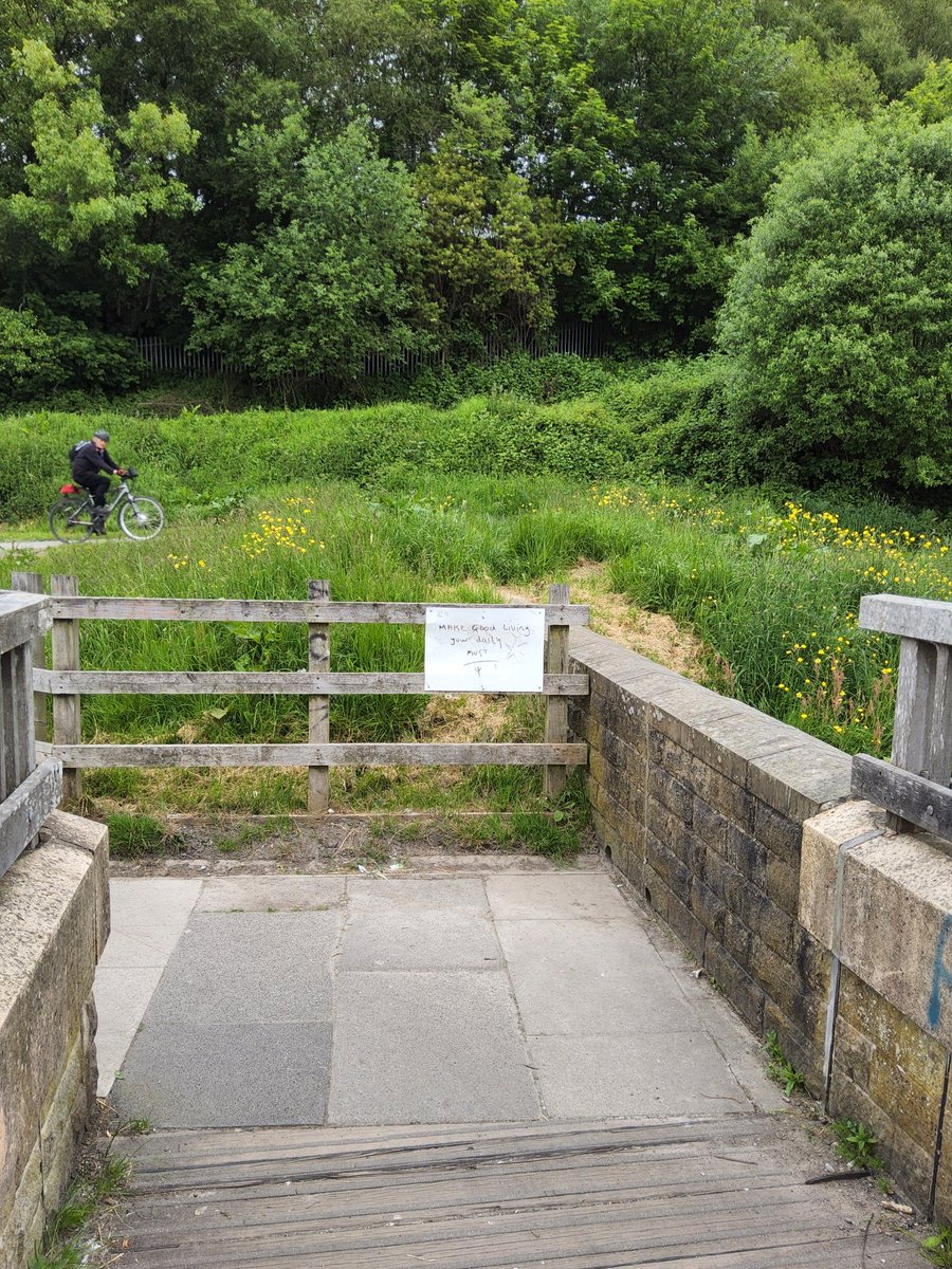 JessicaLloydMay's tweet photo. Amazing day at @CentreMyth for #newerresearchers2023 
Being able to explore Todmorden and talk folklore all day was amazing 😊 https://t.co/ZWYM5W3EdR