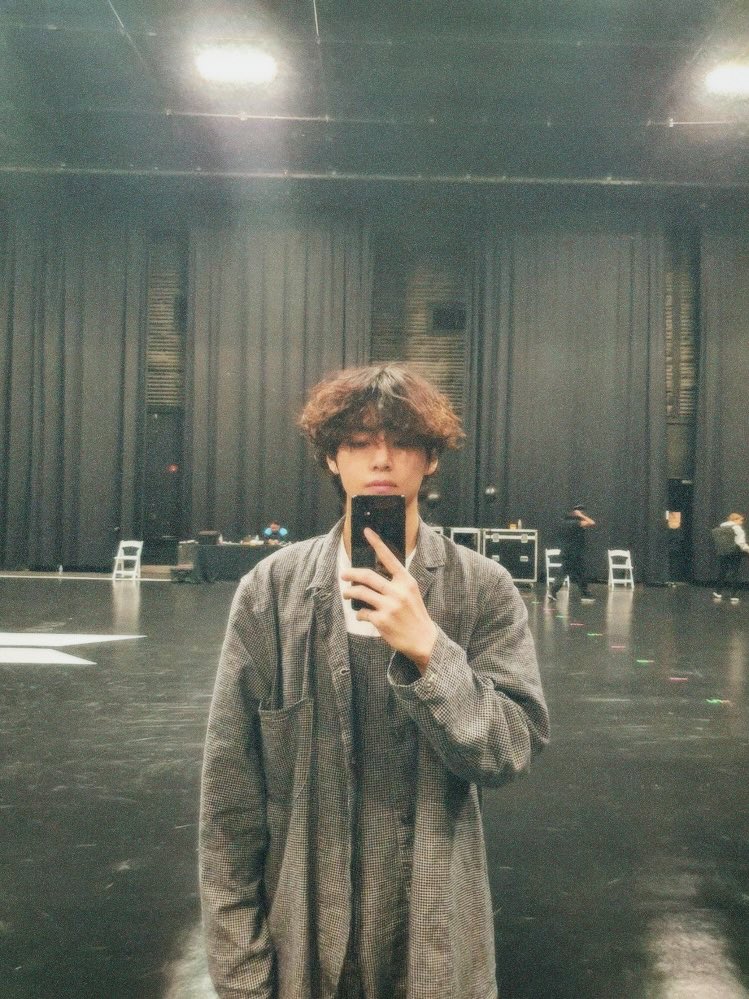 taeteland's tweet photo. fluffy hair https://t.co/qLjcWxFmG2