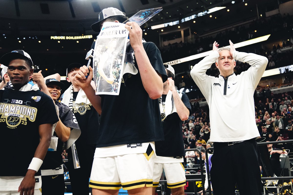 BoilerBall's tweet photo. Our photographers estimated they took 300,000 photos this year... 

Narrowed it down to around 100 of the best. 

Enjoy our photos of the year!

📸: https://t.co/gduwvbL7fy https://t.co/MzIa9t2PSp