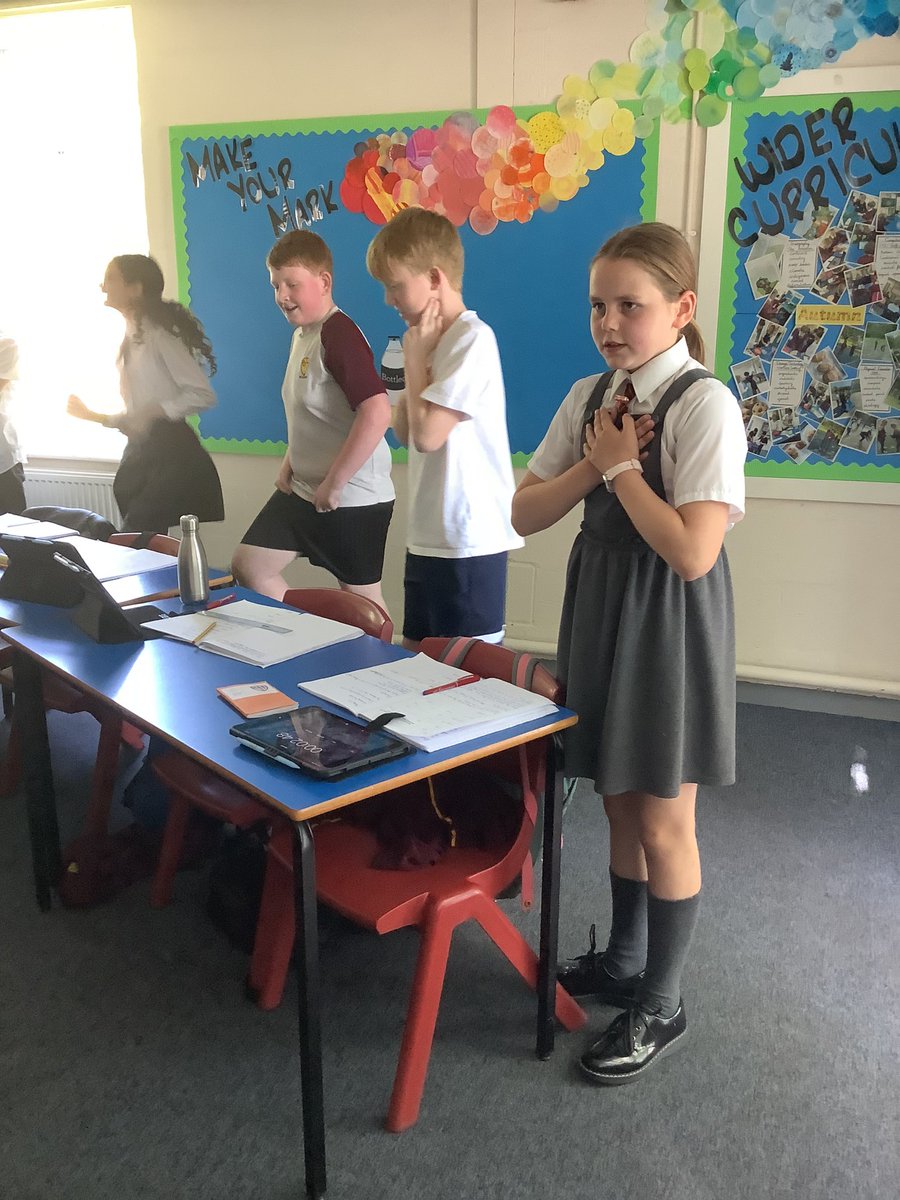 PDA_Y6's tweet image. More investigations today in science 🥼🧑‍🔬We independently conducted and recorded an investigation into the effect different exercise types have on our heart rate. #pdascience