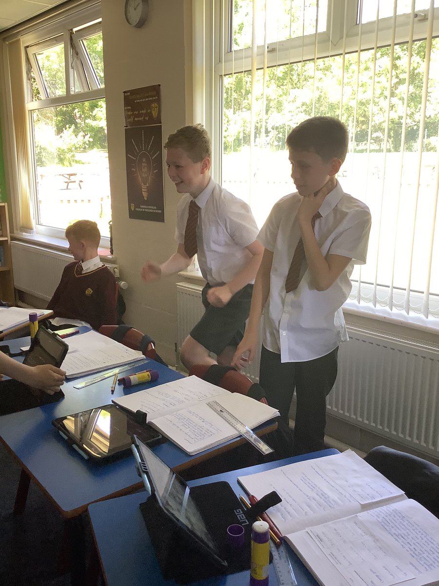 PDA_Y6's tweet image. More investigations today in science 🥼🧑‍🔬We independently conducted and recorded an investigation into the effect different exercise types have on our heart rate. #pdascience