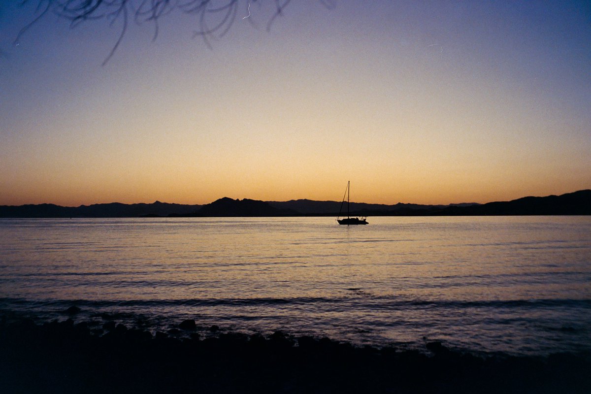 amaia_papaya's tweet photo. En abril descubrí la costa de la Azohia en Murcia. Quiero volver de nuevo. Fotos analógicas reveladas en #ContadoPierde con carrete Kodak Ultramax. https://t.co/esnovmITy3