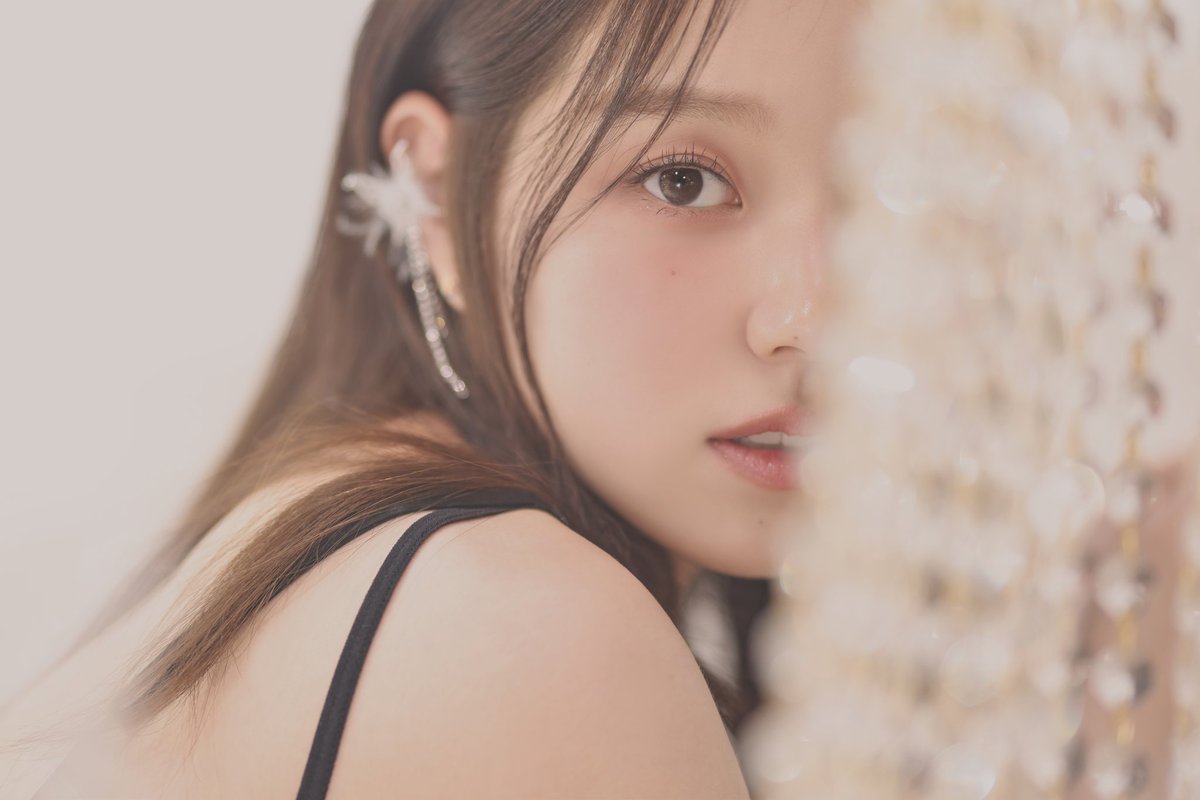 8th Single Album

💿Diamond

VISUAL PHOTO

2023.05.31 6PM (KST)

#로시 #ROTHY
#DIAMOND #다이아몬드 #Diamond
#20230531