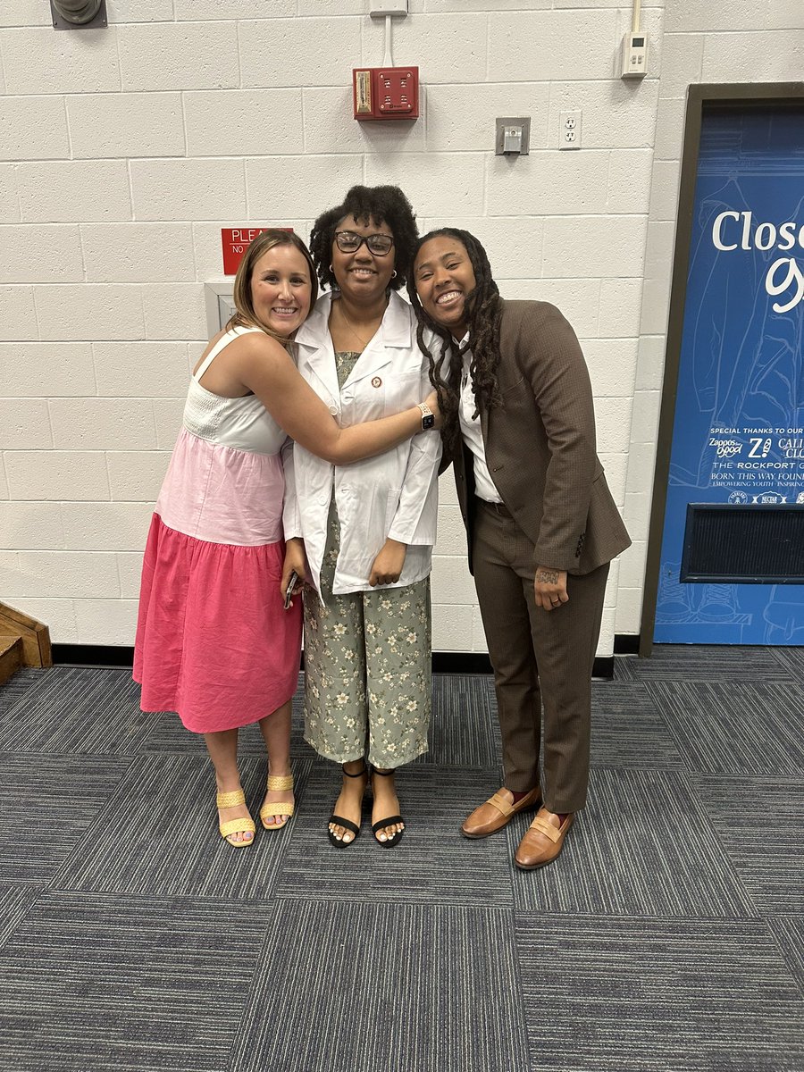 whit_hand15's tweet image. 2023 White Coat Ceremony! #KnowMoore #HealthScienceAcademy
@mooremustangs @MCMooreHOSA @kmyers215 @TraciMorrisHunt