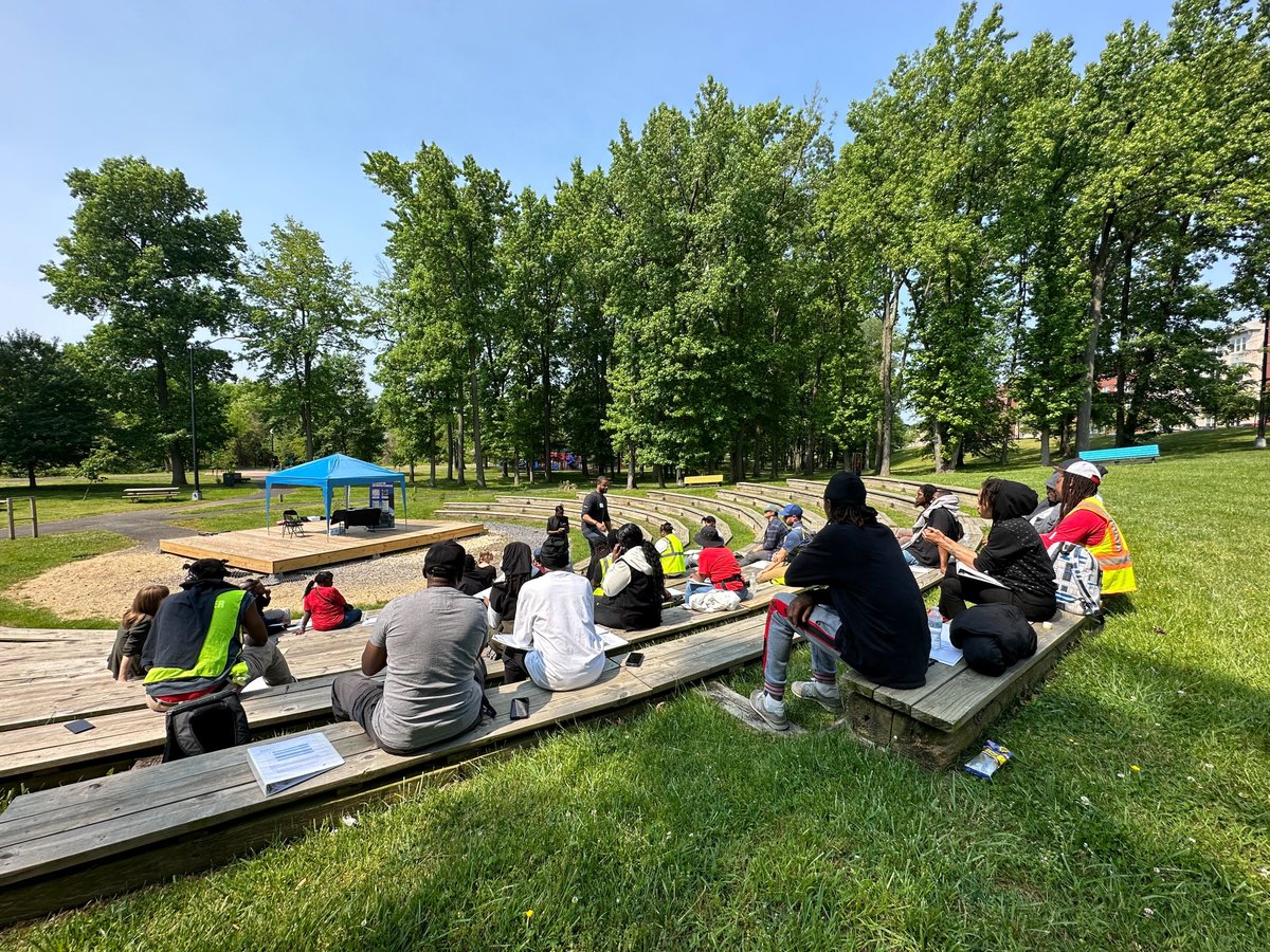 FrontlineGig tweet media