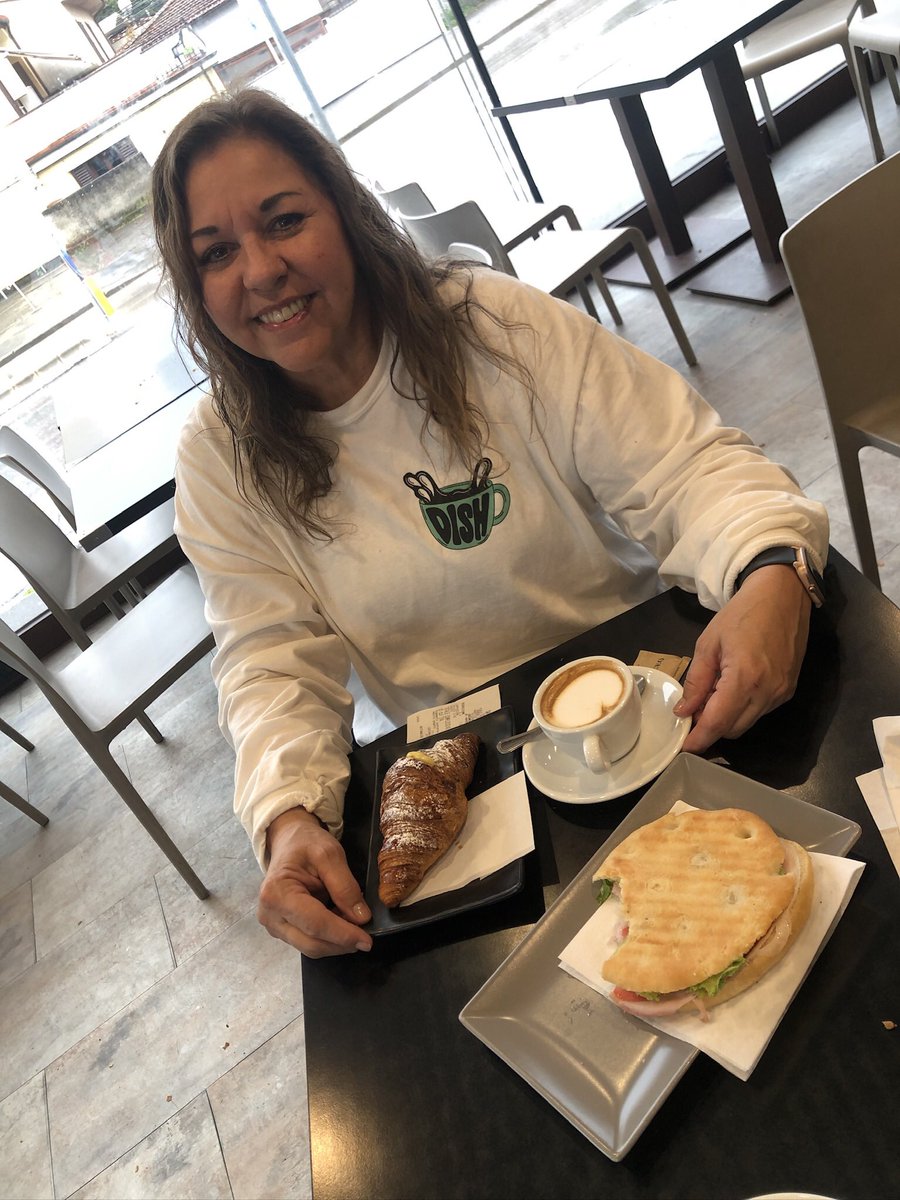 Reppin’ two of my fav streamers in Florence, Italy😎🇮🇹