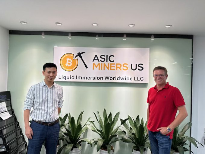 ASICMinersUS's tweet photo. 🎉 Exciting milestone! Introducing our brand new office space in Shenzhen, China! 🏢✨ Thrilled to have our incredible CEO, Andrew Gilton and our Senior Executive, Keith Su leading the way to success. 🚀 #NewOffice #FutureForward @bfchco @LiquidImmersion https://t.co/LFFd4GiCvA