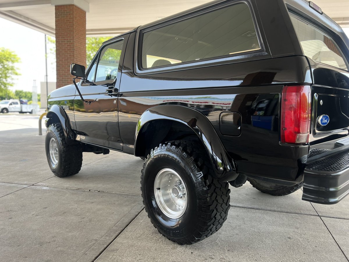 SonnyDetailing_'s tweet photo. Sonny Detailing & Vehicle Restoration LLC
1992 Ford Bronco “Midnight Edition” 2 Step Paint correction & seal…Results speak for themselves 🤝🏾🧼#BlessedBySonny #BestInOhio
2015 Harshman Rd 📍
937-321-9483 📲
Book an Appointment with Sonny Detailing
https://t.co/zCSddxU0MF https://t.co/xkzF99BD3s
