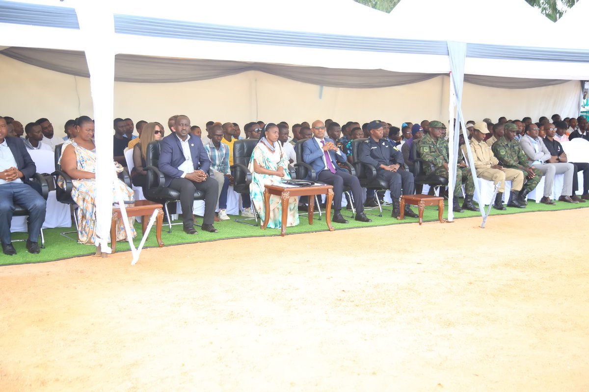 NyagatareNyc's tweet photo. Uyu munsi mu Karere ka #Nyagatare naho hibutswe Urubyiruko rwishwe muri Jenoside yakorewe Abatutsi mu 1994 aho Umushyitsi mukuru yari #Senateur #AKANZIZA Epiphanie aho Yasabye Urubyiruko gukomeza gusigasira Amateka no kurinda ibyagezweho.

@MiniYouthRwanda https://t.co/nATZJFLUJu