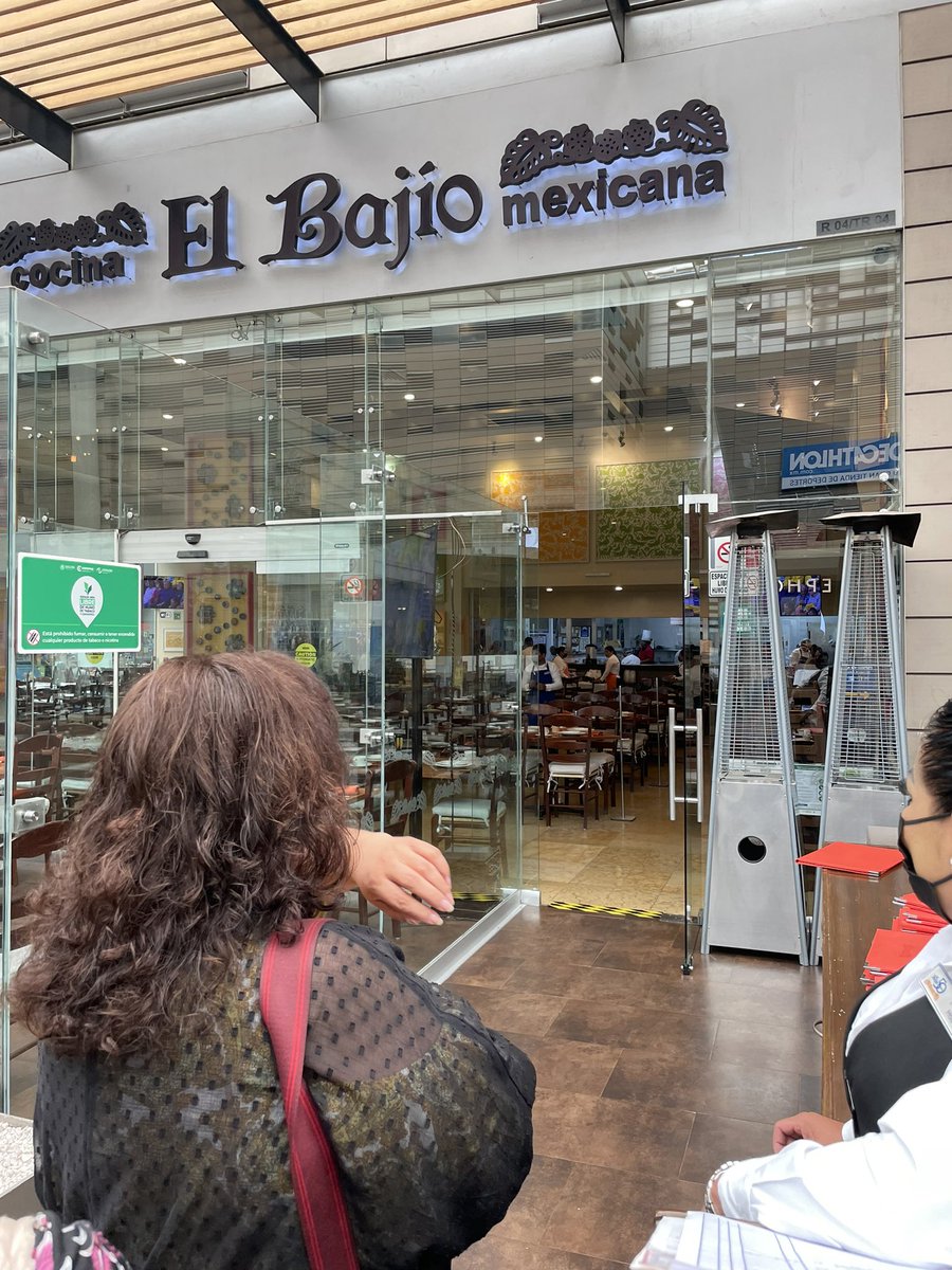 Lourdes López (@globulink) on Twitter photo Malísimo servicio de <a href="/Rest_ElBajio/">Restaurante El Bajío</a> dicen que abren a las 9:00 y dejan a la gente esperando. Muy mal Malísimo servicio de <a href="/Rest_ElBajio/">Restaurante El Bajío</a> dicen que abren a las 9:00 y dejan a la gente esperando. Muy mal