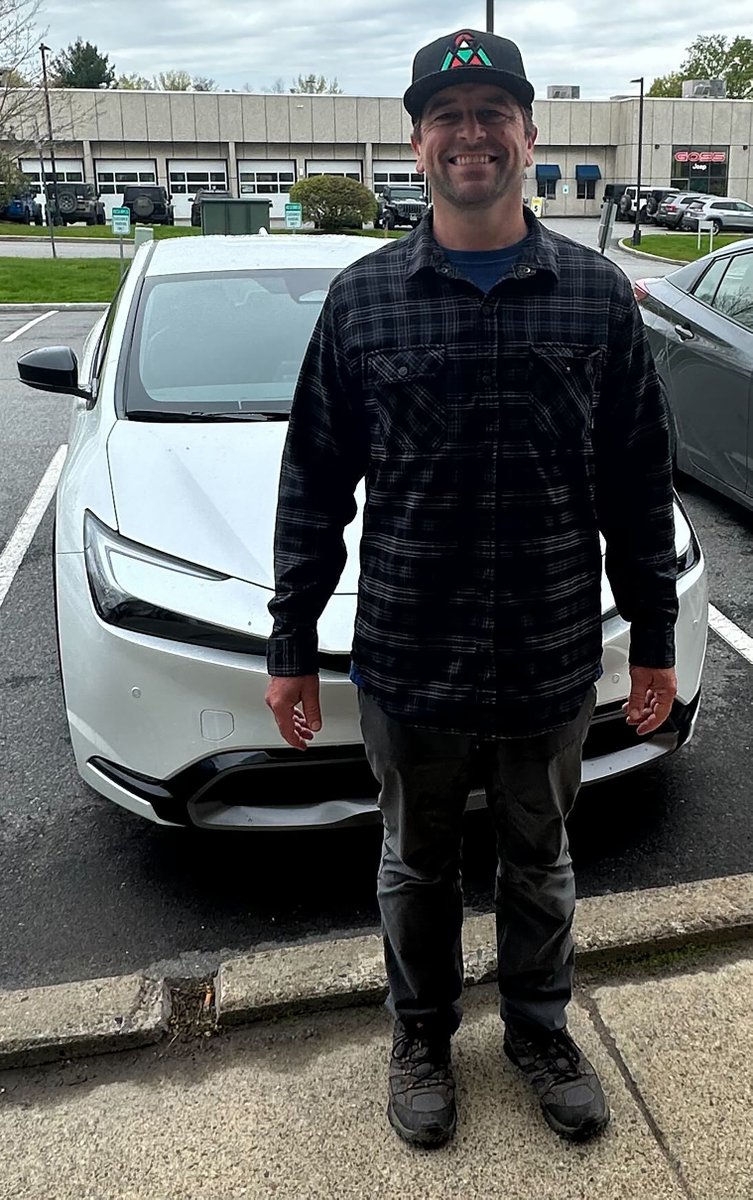 Happy #NewCarDay to Jason! He as brimming with excitement when it was finally time to take home the new @Toyota Prius he picked out with James Boyd - Congrats!

Learn more about James & check out his reviews on @DealerRater: bit.ly/3OSRNej

#Toyota #LetsGoPlaces