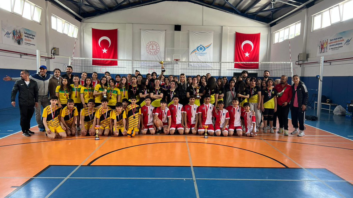 ŞAMPİYONUZ💪👏🏁
 İlçemizde düzenlenen voleybol turnuvasında küçük kızlar , yıldız kızlar , yıldız erkekler kategorisinde  SULTANGAZİ ŞAMPİYONU OLDUK <a href="/avadursun/">Abdurrahman Dursun</a>
<a href="/abuzerkorkmaz02/">Abuzer korkmaz</a> <a href="/necatitekbas/">Necati TEKBAŞ</a> <a href="/sultangazimem1/">Sultangazi İlçe Millî Eğitim Müdürlüğü</a>  <a href="/mustafakizilay2/">Mustafa KIZILAY</a> <a href="/Ozay_SERT/">Özay SERT</a> <a href="/ByArtuklu/">Çetin Burul</a> <a href="/OzlemSGuleryuz/">Özlem Seçkin Güleryüz</a>