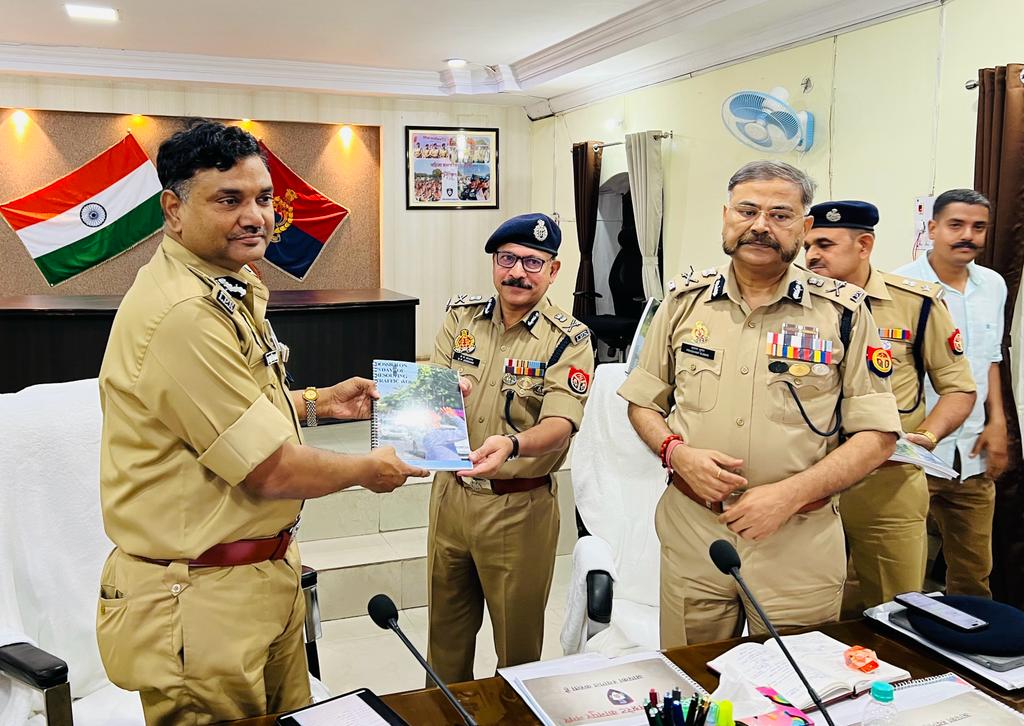 POLICE COMMISSIONERATE KANPUR NAGAR tweet media