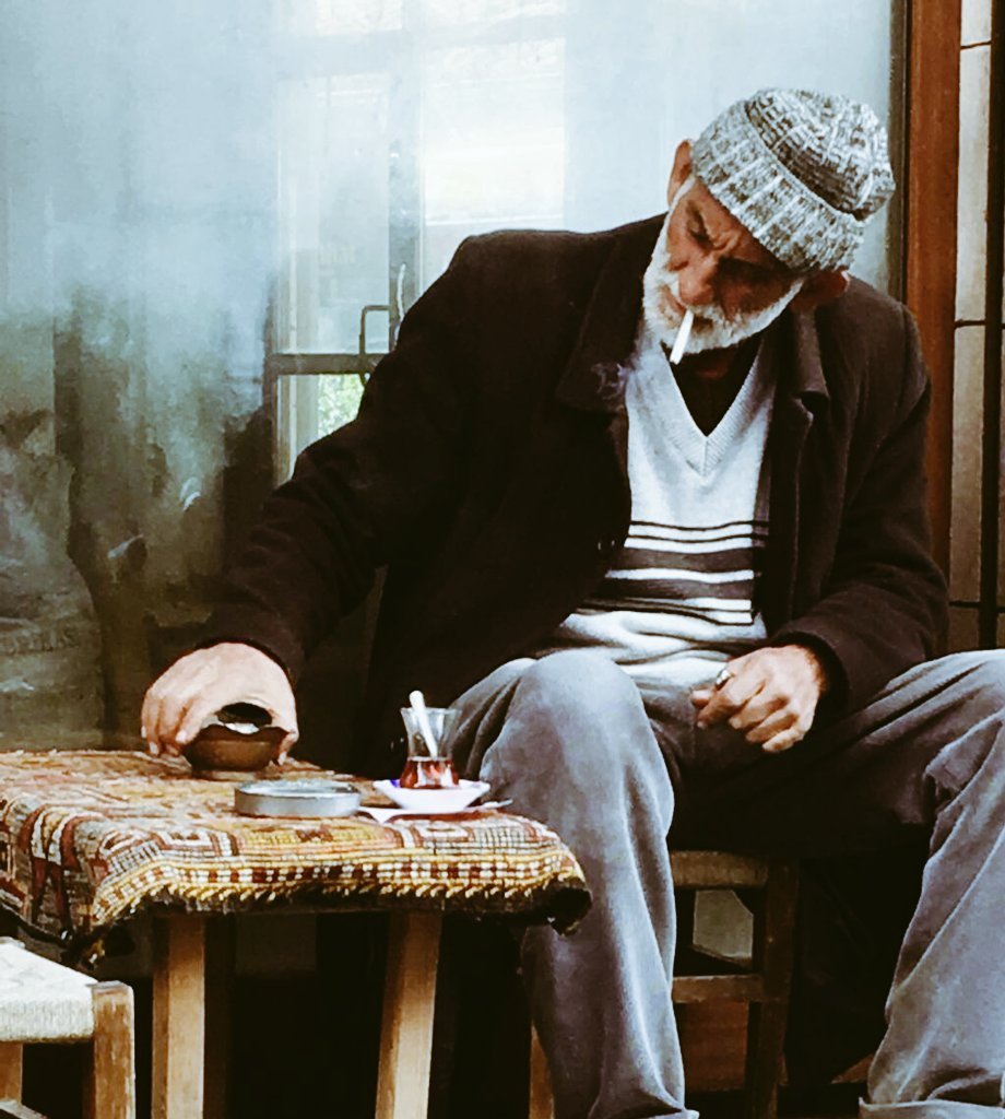 Kalbinde durup gözlerinde atıyorsa, bilki senin sevgi ruhun onun nefret aklına yenilmiştir evlat.