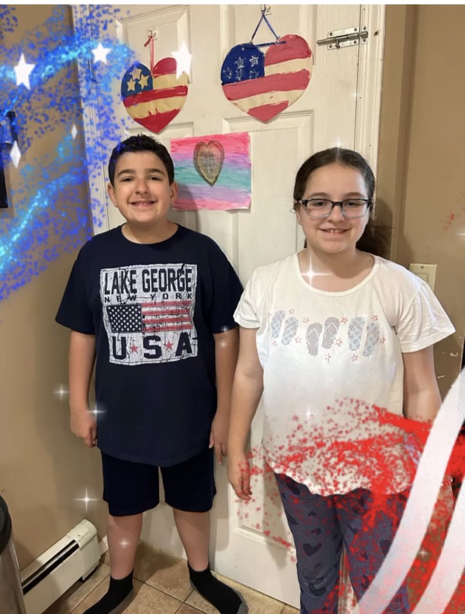 CroceAnnmarie's tweet photo. Red, White, and Blue for Memorial Day ❤️🤍💙🇺🇸@NBUFSDPride @NbrPrincipal @DeniseFisherNB https://t.co/qkPQ0veNAF