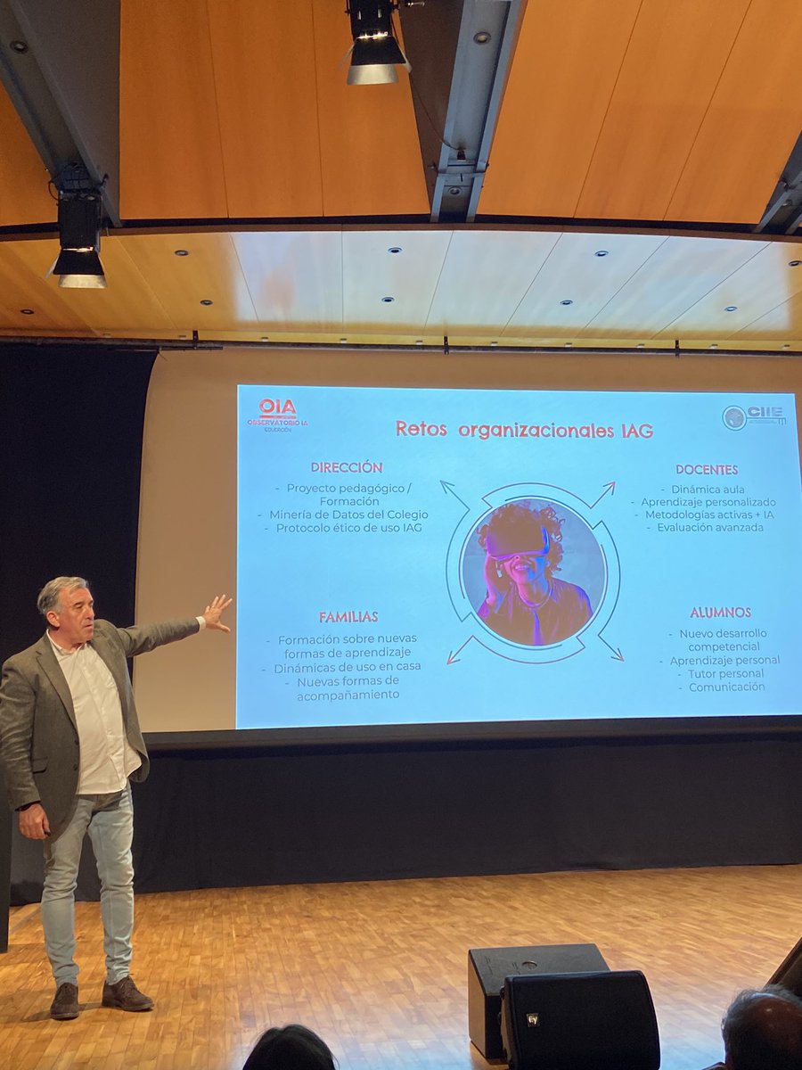 “Innovación vs reacción”, <a href="/JNavalpotroB/">josenavalpotro.com</a> , defendiendo la integración del uso y aprendizaje de la IA en la práctica docente, en la función directiva y en el alumnado. #ucomurconecta