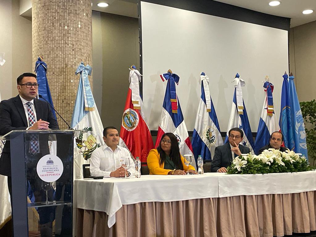 HectorECastroJ's tweet photo. Hoy en República Dominicana en Reunión de Directores de Autoridades Regulatorias de Centro América.

Además de los anfitriones, participan representantes de Costa Rica, El Salvador, Guatemala, Honduras, Nicaragua y Panama. 

Avanzando la integración Sur-Sur y Sistema Regulatorio https://t.co/gWJeMMp2zu