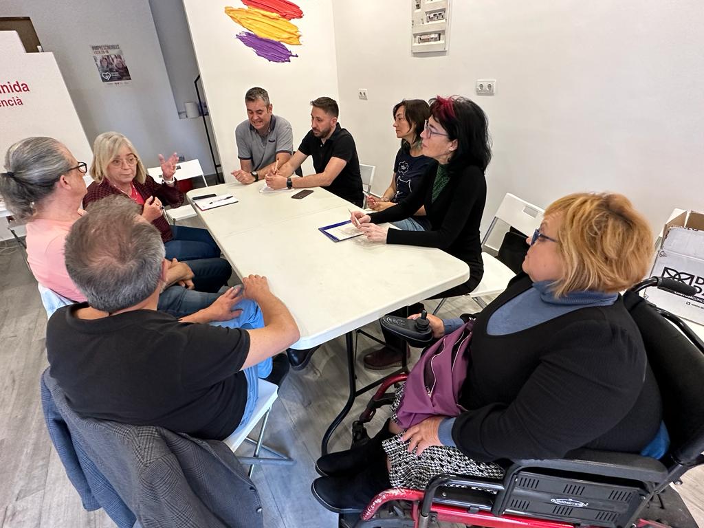 💜❤️ Desde Podem-EU Castelló ampliarem un 57 % el pressupost d'atenció primària en sanitat.

👉Sols des de l'esquerra podrem reforçar la sanitat pública, desprivatitzar i evitar el retorn del model d'amiguisme del PP. 

🗞️castellonplaza.com/podem-eu-caste…