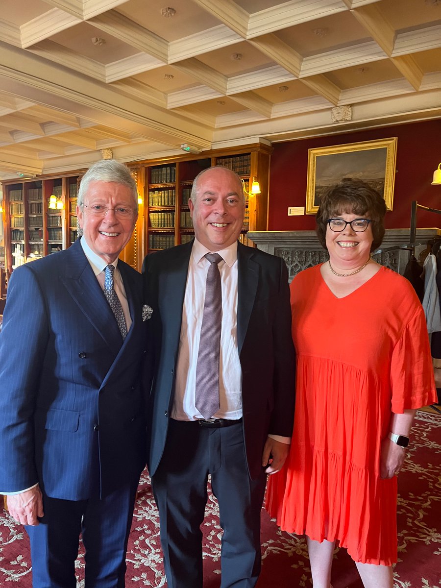 Congratulations to Prof J Calvin Coffey on receiving the UCC Medical School Medal, honouring him as an an Alumnus who has made exceptional contributions to Medicine and Society <a href="/ULHospitals/">Follow @HSEMidWest</a> <a href="/MedicineAtUL/">UL School of Medicine</a> <a href="/UCCMedHealth/">UCC Medicine & Health</a> <a href="/UCC_Medicine/">UCCMedicine</a>
