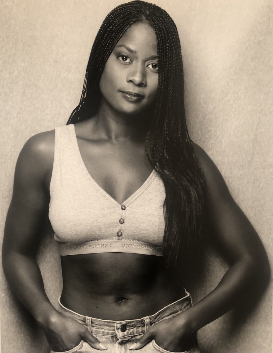 That’s me in 2004 rockin’ the braids! Always switching things up for a different look! 😀 😉
#tbt #tbthursday #ScenicRoute #model #modeling #fashion
👙 👗 👠 💄