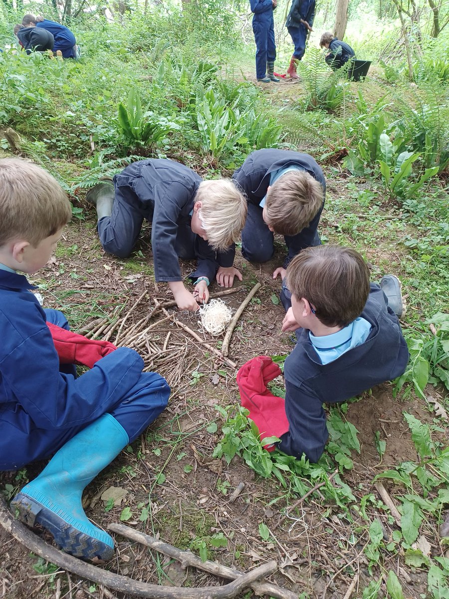 Sherborneprep's tweet photo. Today in #ForestSchool 5H learnt how to build 'no trace' fires!
#sherborneprep #countryprep #dorsetprepschool #prepschool https://t.co/TmdsxLBVK7
