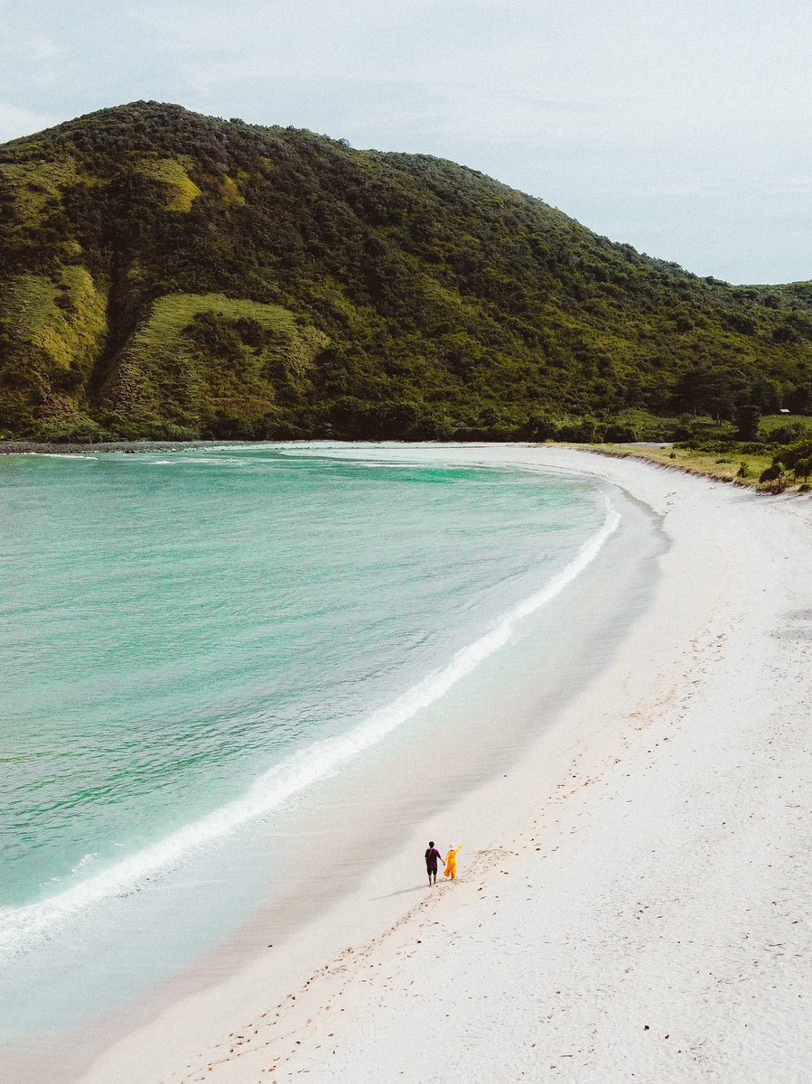 omdirects_'s tweet photo. Mau ngumpulin orang2 yang lebih suka ke pantai daripada ke gunung..

Coba share di reply foto2 pantai kalian 😍 https://t.co/w7atEZV1He