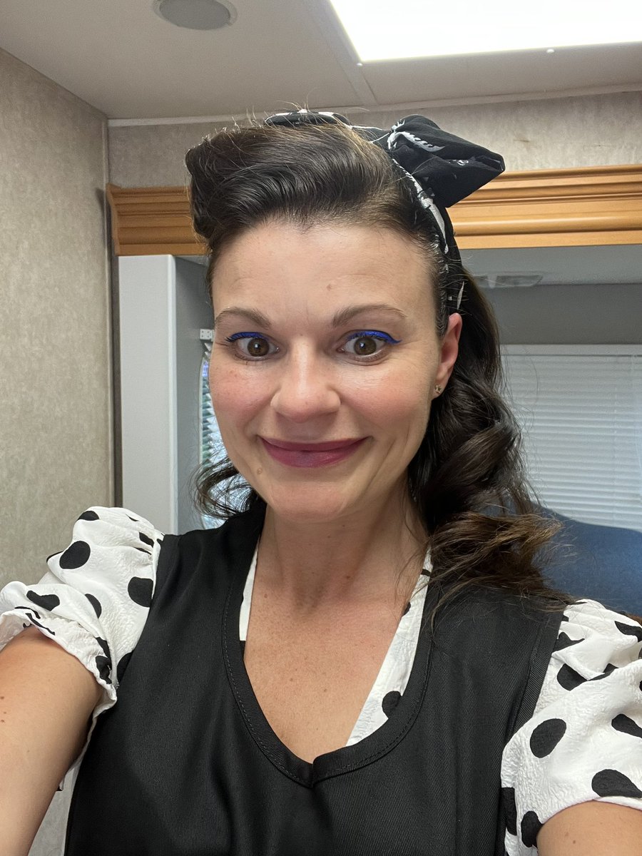 An amazing meeting with a director today 🥰 some BIG news coming . .. and not long before this one graces your screen … #trailerselfie #actress #1940s #acgas #tv #film