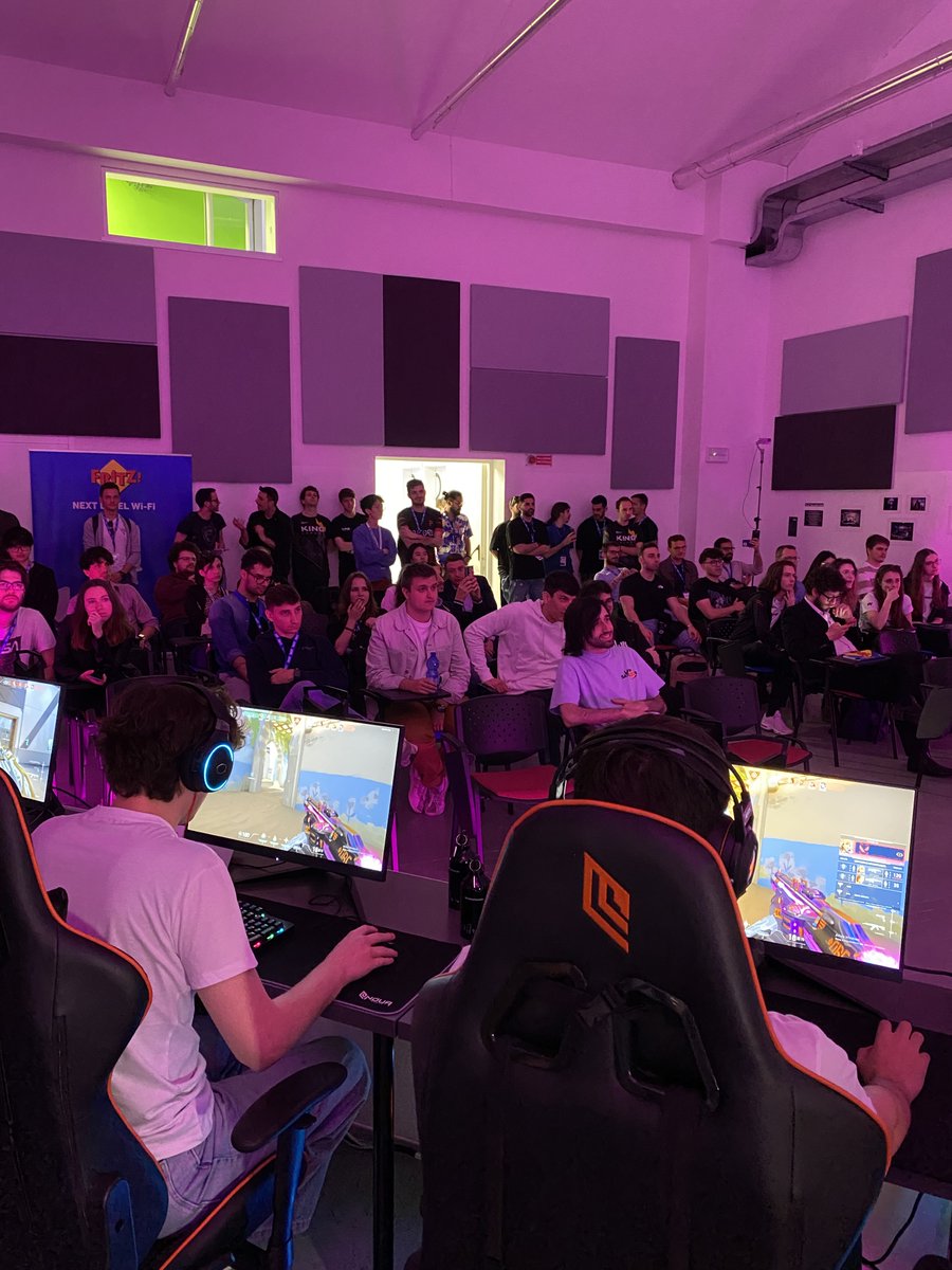 UniEsportsIT's tweet photo. 🔥 Finale di @itVALORANT clamorosa, con il team di Trento che non si arrende!

👉 Segui in diretta il game 3  https://t.co/kEoIZ34I63 https://t.co/WtFY9HCodL