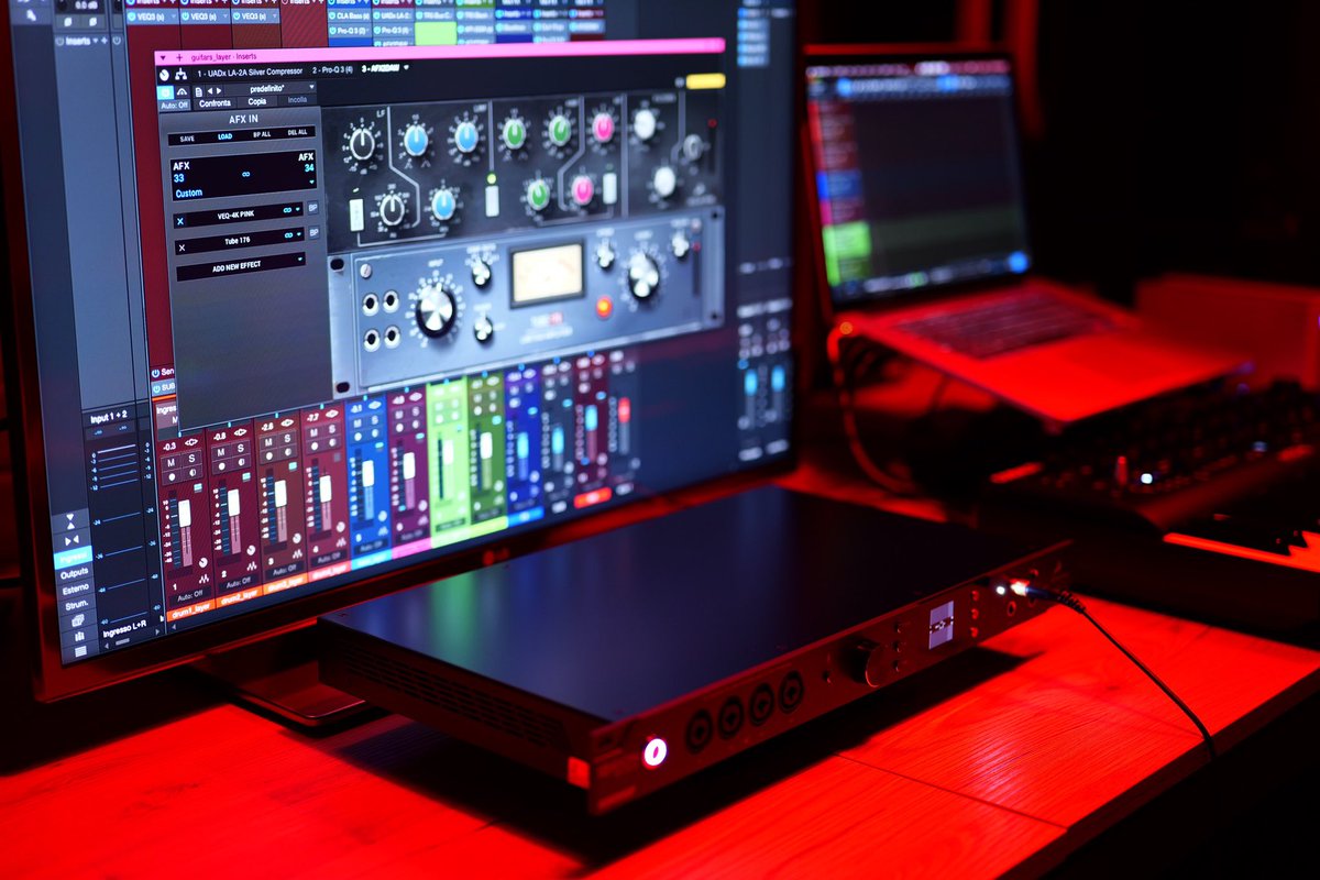 DavidePuxeddu's tweet image. Intense day of mixing for me, of course in the company of my trusty #orionstudio Synergy Core and AFX plugins! 

#synergycore technology is really useful for me to lighten the load on my CPU 🔥🔥🔥

A hand from heaven!

@AntelopeAudio