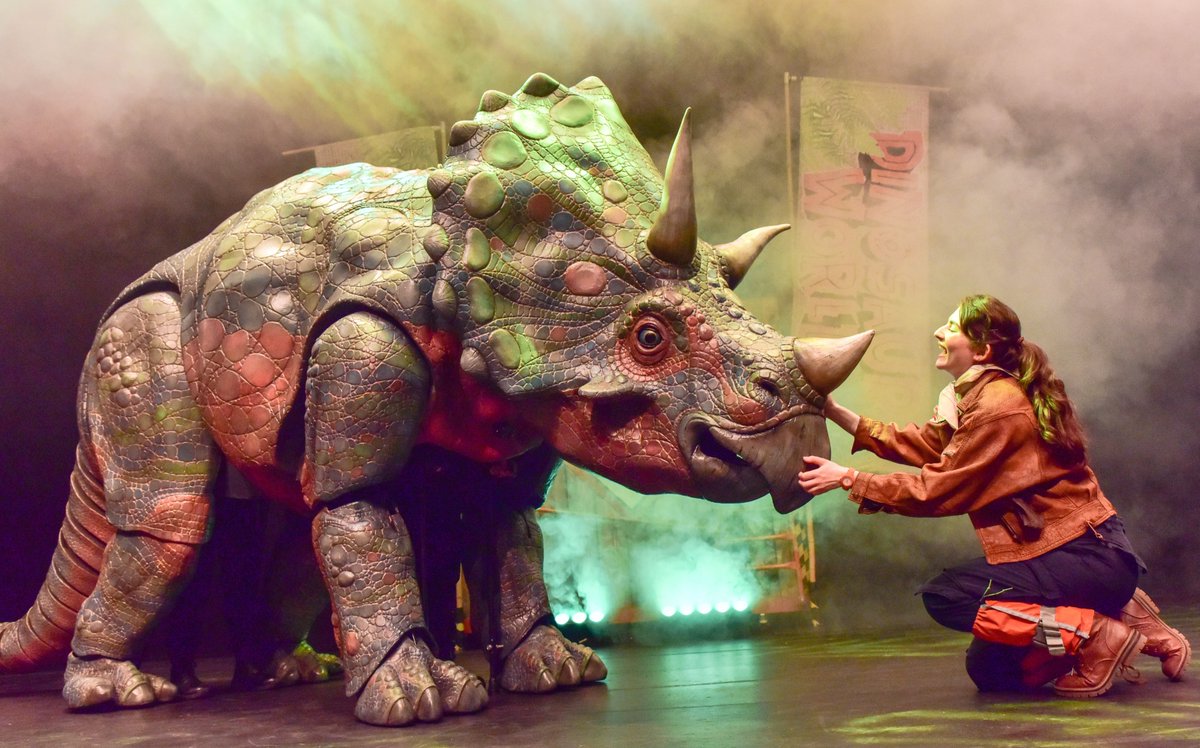 Can you believe it, Barry? Dinosaurs are visiting @barrymemo!

Book now for a fun day out with the kids 🦖

Fri 26 - Sun 28 May 🎟️ bit.ly/3ps0ZOS

#dinosaurs #childrenstheatre #puppetry #barry #daysoutinbarry