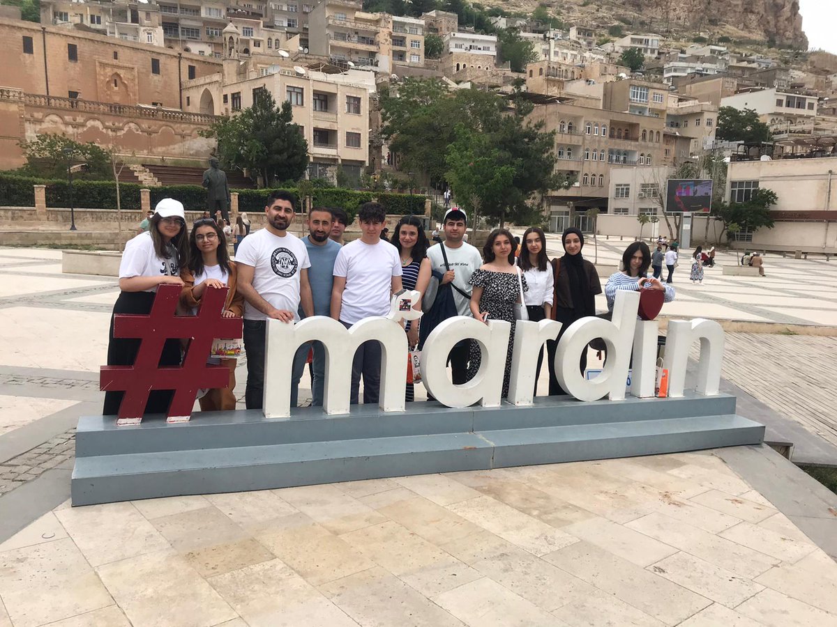 bingolytal's tweet photo. Efor projesi kapsamında 11 sınıf öğrencilerimiz Mardin merkez ve Mardin Beyaz  Su gibi Doğal  ve Tarihi güzellikleri ziyaret edip inceleme fırsatı buldular.
@bingolmem
@arge_mem
@kadriengin
@yusuf_tokus https://t.co/Cl0OY5004k