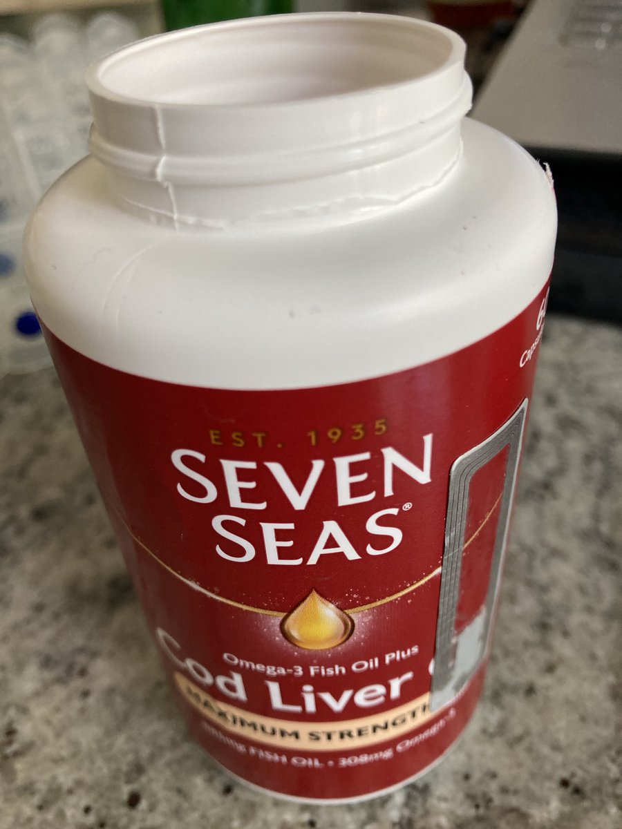 nonwatcyn's tweet image. Just opened new ‘tub’ - lots of wasted space &amp;amp; wasted plastic ⁦@ProcterGamble⁩ #SevenSeas #codliveroil 🙄