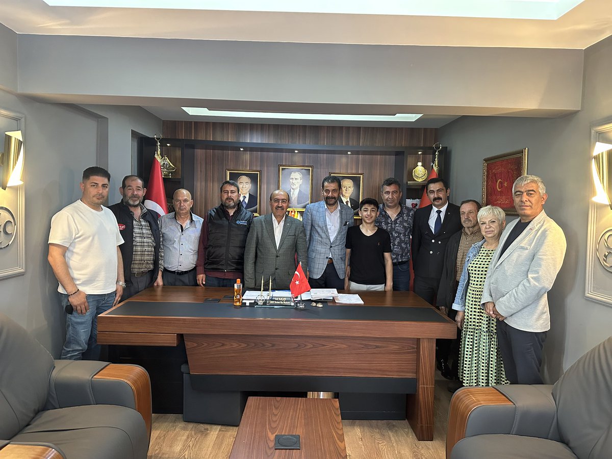 VelikacarMhp's tweet photo. 27.Dönem İzmir Milletvekilimiz Sayın Prof.HasanKalyoncu İlçe Başkanlığımızı ziyaret etti. 

28 Mayıs’ta yapılacak seçim ile ilgili istişarelerde bulunduk.
İstikrar,İstiklal,İstikbal İçin
Sayın Recep Tayyip Erdoğan.. @PrHasanKalyoncu https://t.co/9dfRQR2KtS
