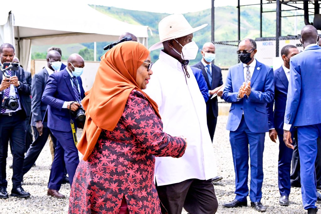 KagutaMuseveni's tweet photo. I welcome my sister and counterpart,  H.E @SuluhuSamia of The United Republic of Tanzania, who has joined me to commission the Kikagati-Murongo Hydropower plant in Isingiro District. https://t.co/mPWfFcKQRC