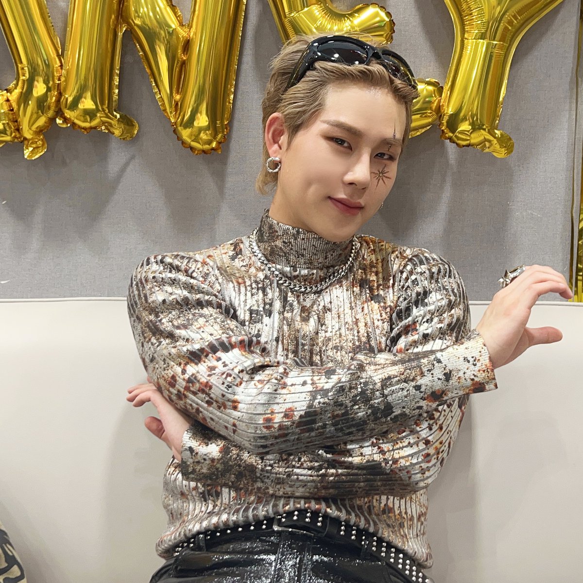 OfficialMONSTAX's tweet photo. 📸
230525 #몬스타엑스 #주헌
Mnet #엠카운트다운 완료 ✨

🔥JOOHONEY HOT DEBUT🔥
몬베베 솔로가수 주헌이의 프리덤으로
빠지실 준비 되셨나요?💦
이주헌! 몬베베! 자 유 롭 게 프 리 덤!

#JOOHONEY 
#MONSTA_X #MONSTAX 
#Mcountdown https://t.co/oEBGJh7TcI