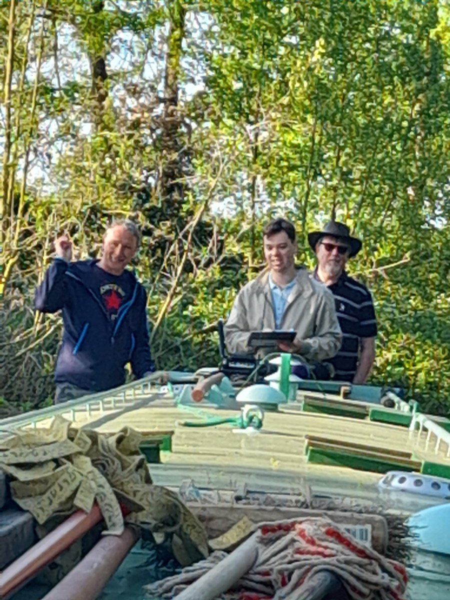 LNBP_Braunston's tweet photo. So this morning we were joined by James from @BBCNorthampton who came aboard to sample life on board Guinevere and the canals, and interview our crew for the Breakfast Show.
#boatsthattweet #grandunioncanal #communityboating #bbcnorthampton https://t.co/rTIrt6KCXp