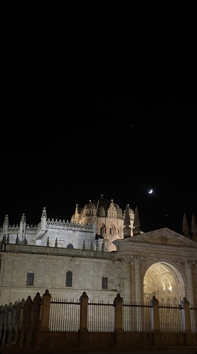 carmenpradas05's tweet photo. Visitar la catedral de la ciudad de Zamora puede ser un buen recurso para conocer su historia.
#RecursosCCSS #Infantil2EUMZA #DCSUVA https://t.co/5NImtujGiG