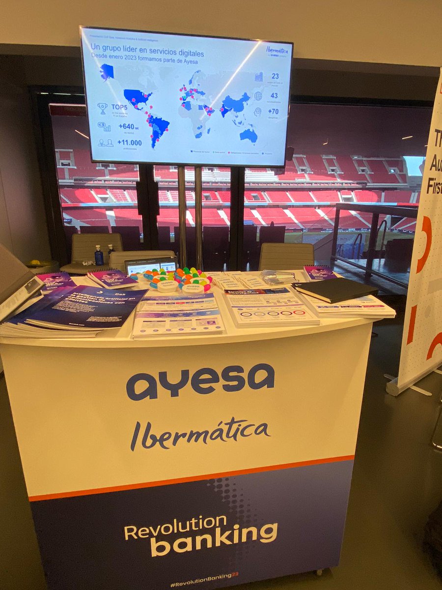 ibermaticagrupo's tweet image. 👉 Equipo de gala el que se encarga de atender nuestro stand en el #RevolutionBanking, donde seguimos atendiendo a quienes se acercan a conocer nuestras soluciones, con especial énfasis en #iberDok y #analíticadedatos.

👌 ¡Enhorabuena @iKN_Spain  por el éxito de convocatoria!