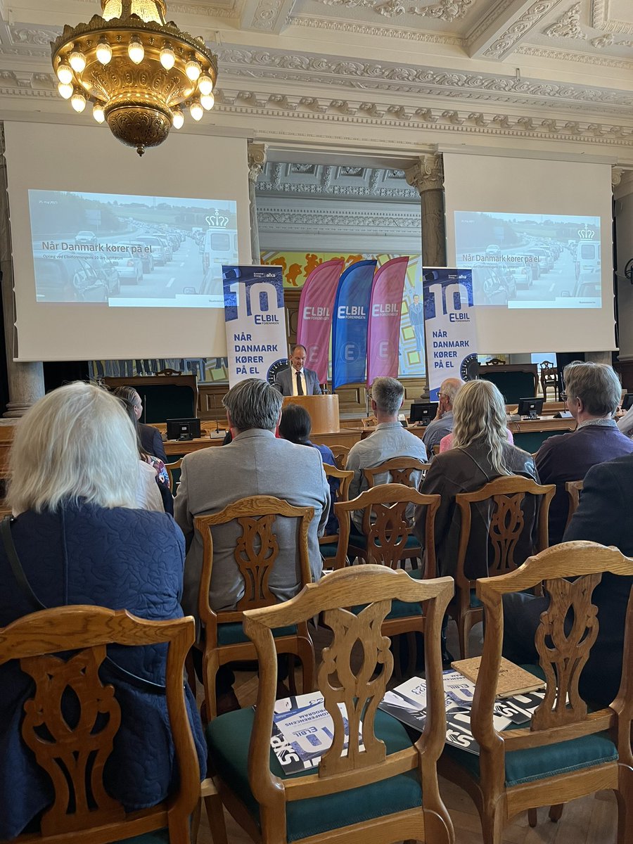 JesperStenbaek's tweet image. Tillykke 🇩🇰 med fødselsdagen til @FDELdk fra @DanskErhverv . #dktrp #dkpol