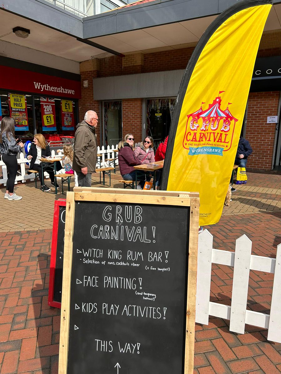 BANK HOLIDAY WEEKEND

Start your Bank Holiday right with a trip to our pop-up carnival in #Wythenshawe Town Centre! Can't wait!

fb.me/e/2AqihwpeE