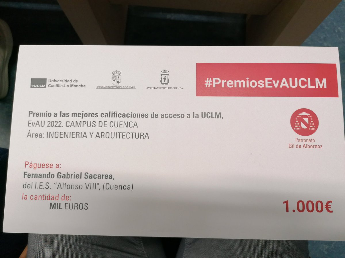 Fernando Sacarea, alumno premiado por el Patronato Universitario Gil de Albornoz por su calificación evau 2022 y por ser alumno de la #UCLM . Ahora cursa Grado en Ingeniería de la edificación. ENHORABUENA!!!! 👏👏