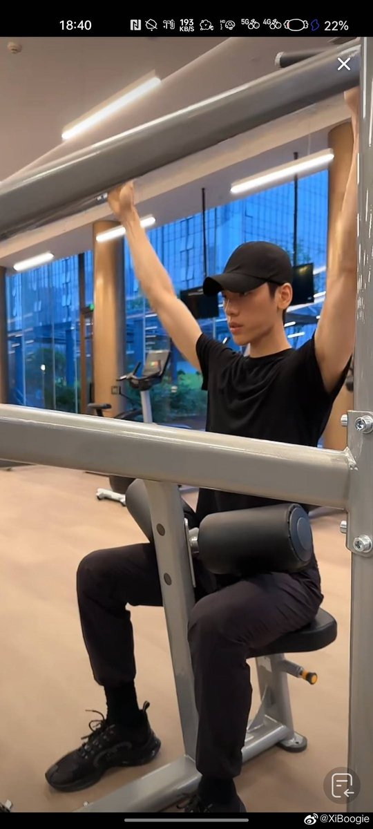 — 230525 Wang Ziyi Douyin Update 💙

WZY just had a live at Douyin DOING EXERCISE (while everyone is having dinner😆)

Hope someone recorded the live 🙏

#王子异 #wangziyi #NinePercent 
↬ Screen capture by XiBoogie