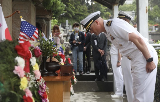 Honoring the beginning of a friendship. 🇺🇸 📷 📷#NavyPartnerships   Sailors aboard Arleigh Burke-class guided-missile destroyer #USSMilius (DDG 69), participate in a memorial service at Gyokusenji Temple during the 84th Black Ship Festival, May 19.